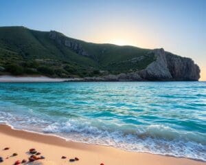 Waarom is Sardinië veelzijdig voor strand en natuur?